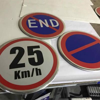 traffice sign for road